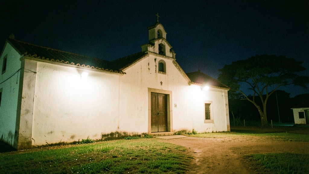 CNEL ilumina recintos rurales del cantón Milagro para mejorar seguridad nocturna