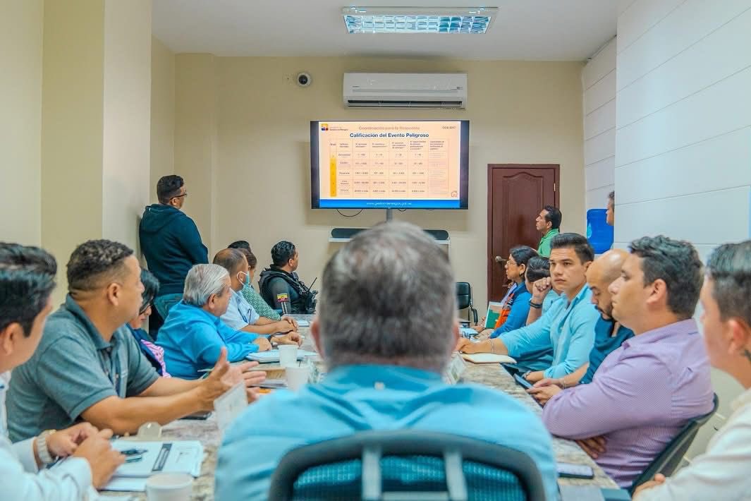 Alcaldía de Milagro y COE cantonal evalúan prevención ante lluvias en reunión técnica