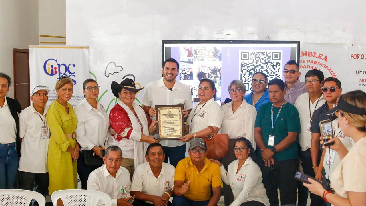 Milagro entrega certificados a egresados de la Escuela de Participación Ciudadana