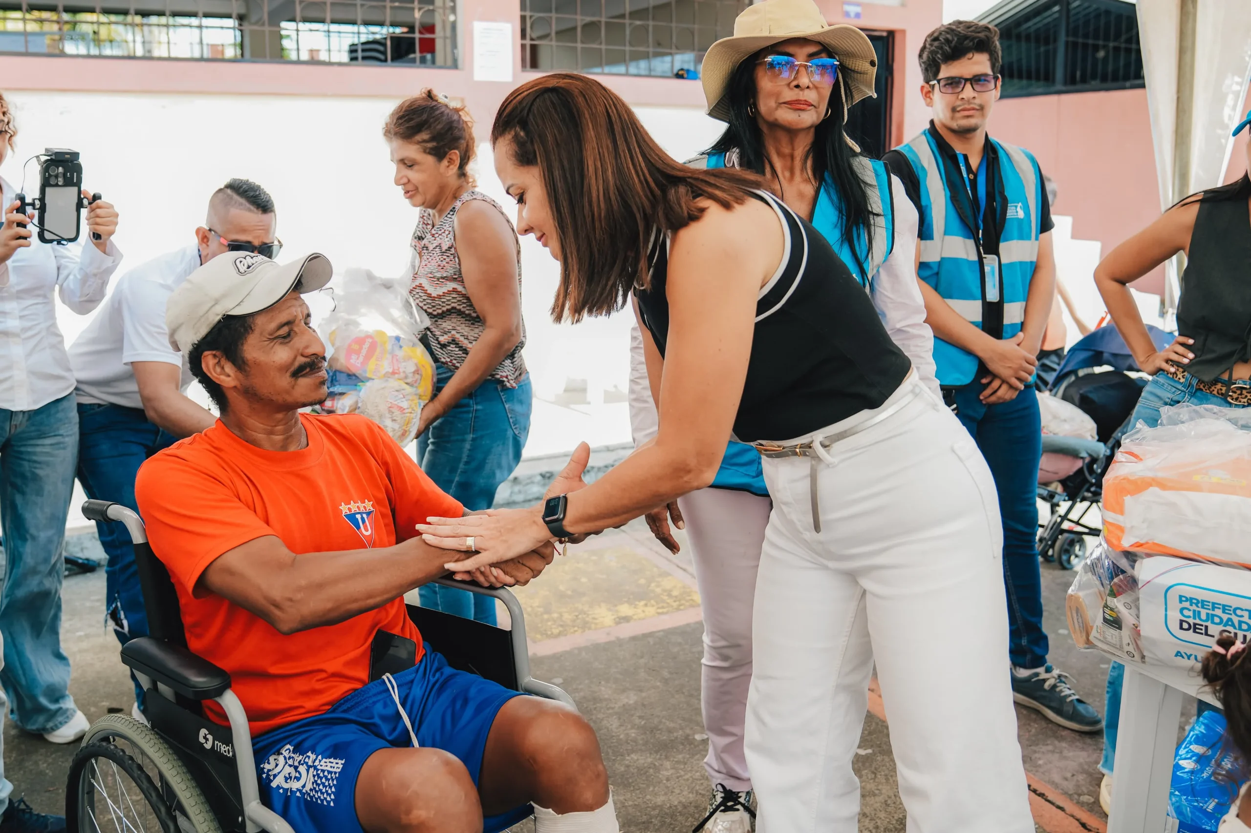 Prefectura del Guayas entrega donaciones a 596 agricultores afectados por inundaciones en Milagro